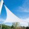 Sjenilo za sunce - za terasu, trikotne oblike 5x5x7m bijele boje- iz HDPE materiala
